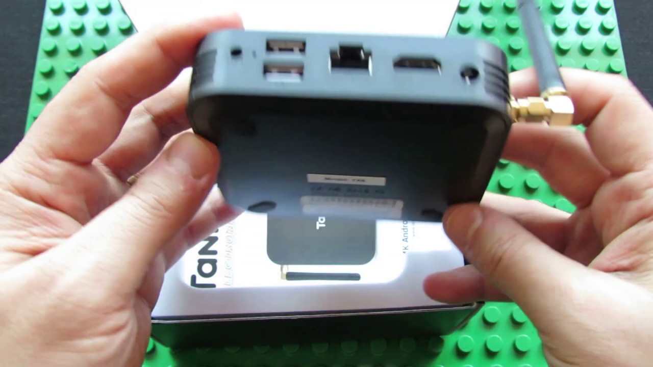Unboxing Tanix TX6 4GB RAM + 32GB ROM Android 7.0 TV Box
