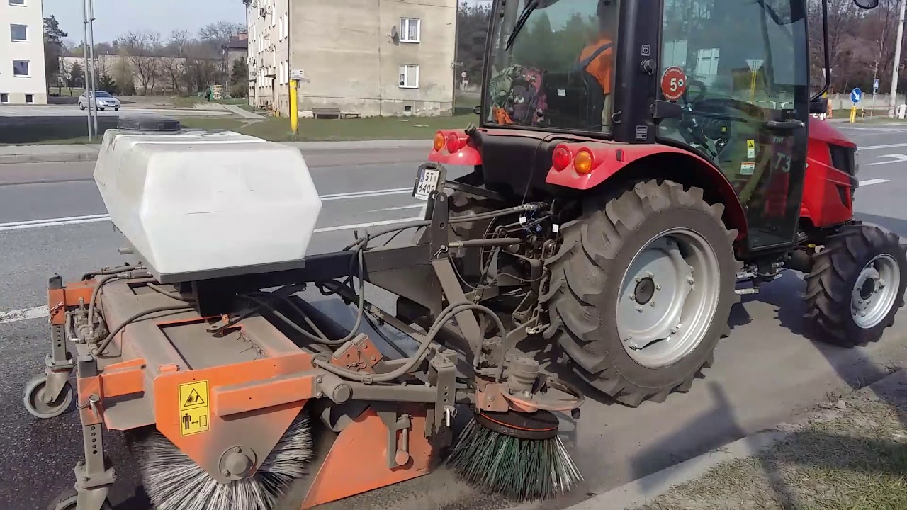 TYM T393 ZAMIATARKA PRONAR AGATA - Agroma Świerklaniec