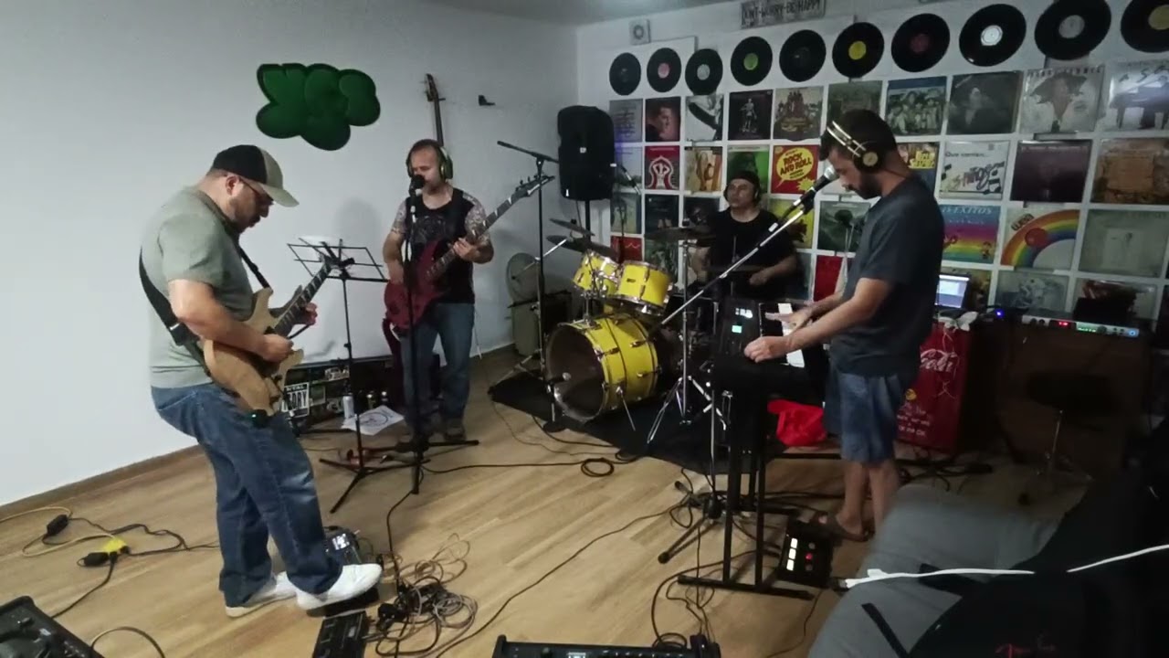 MKII - Everybody Wants To Rule The World