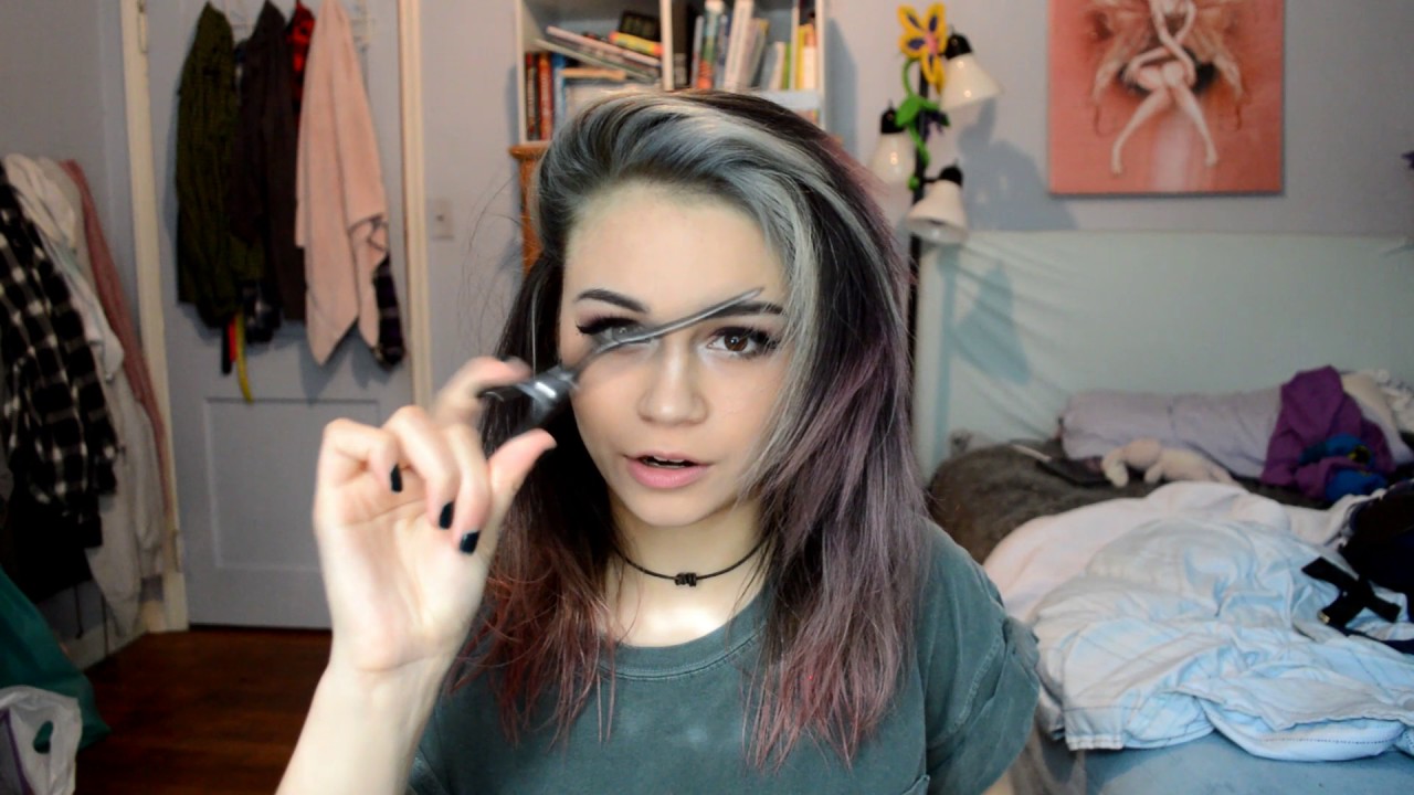 MESSY BEACHY WAVES ON MID-LENGTH HAIR WTH A FLAT IRON TUTORIAL | Kylie The Jellyfish