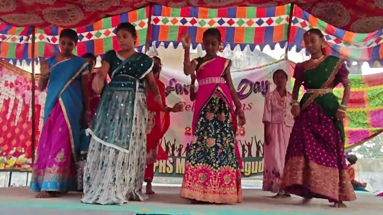 ZPHS మల్లపరాజుగూడెం,annual day, 8 వ తరగతి విద్యార్ధినుల డ్యాన్స్ - వాన చినుకులు...