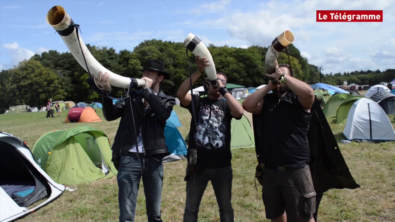 Saint-Nolff (56). Motocultor : ambiance au camping