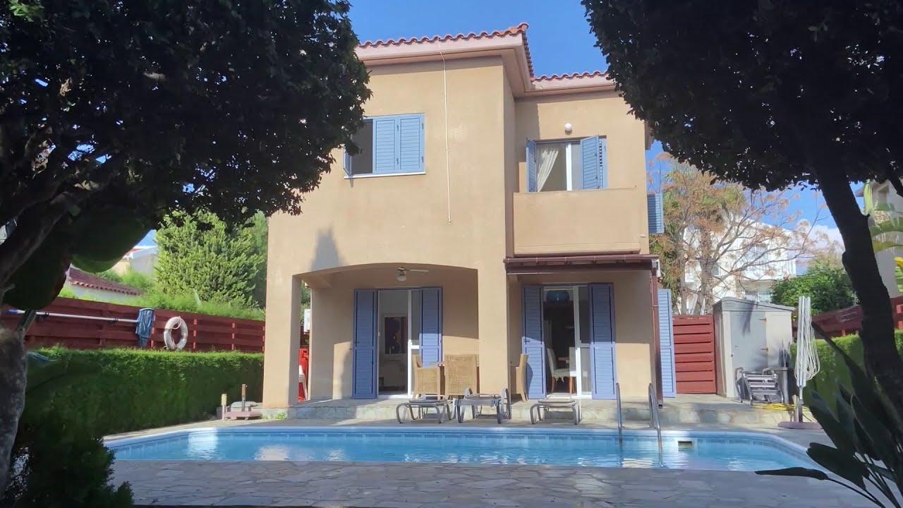 Chloraka Paphos Villa – Meters from the Sea!