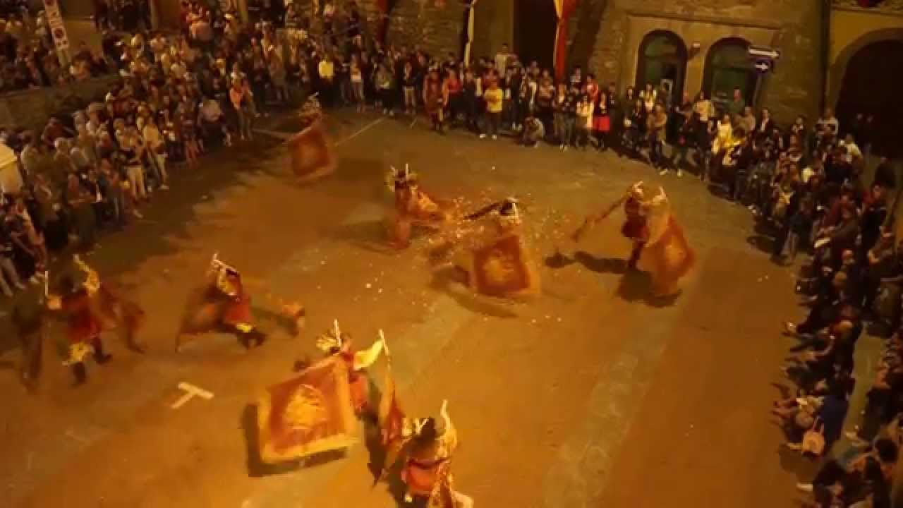 Traditional Italian Flagthrowers, Lucignano