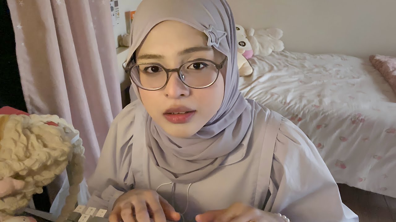 asmr in malay ☆ coworker gossips with you during work 🙊(typing sounds, chewing gum)