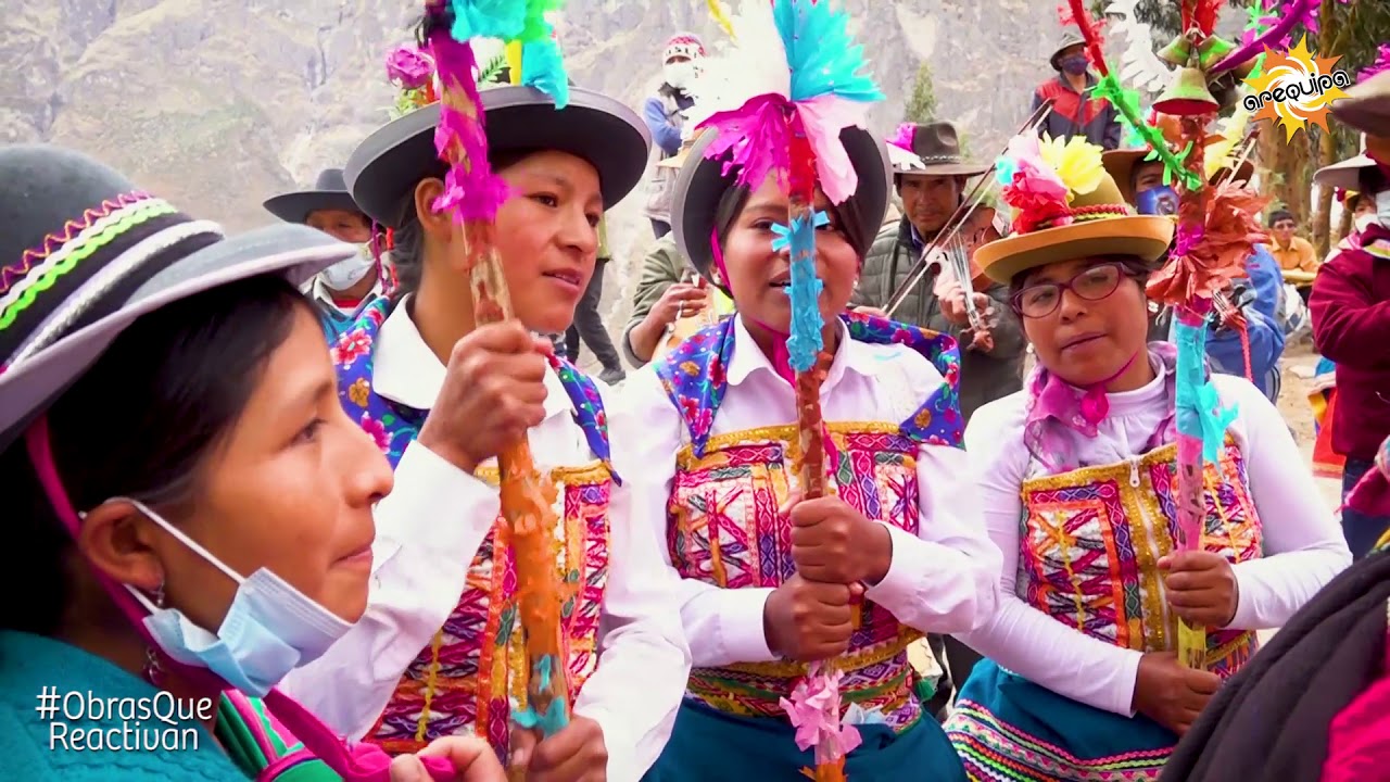 Entrega de la plaza de Huillac, anexo de Alca, La Unión.