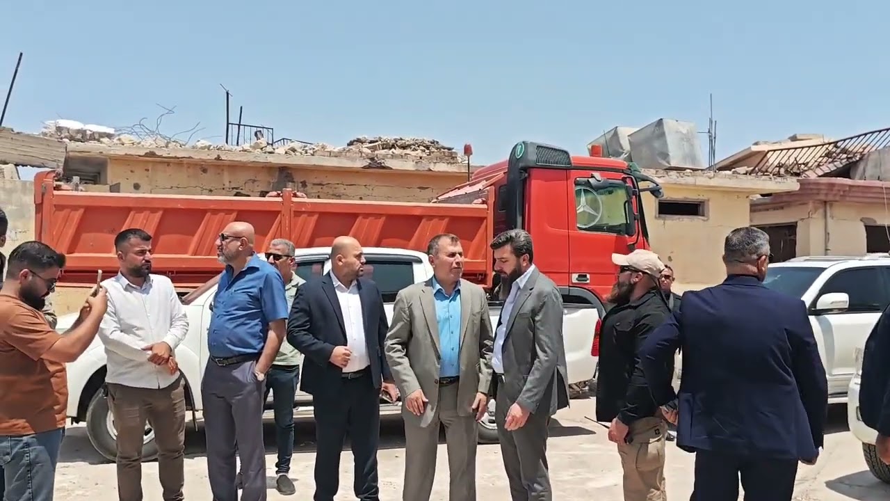 جولة ميدانية لمتابعة مشروع رفع الأنقاض في قرية باطنايا.