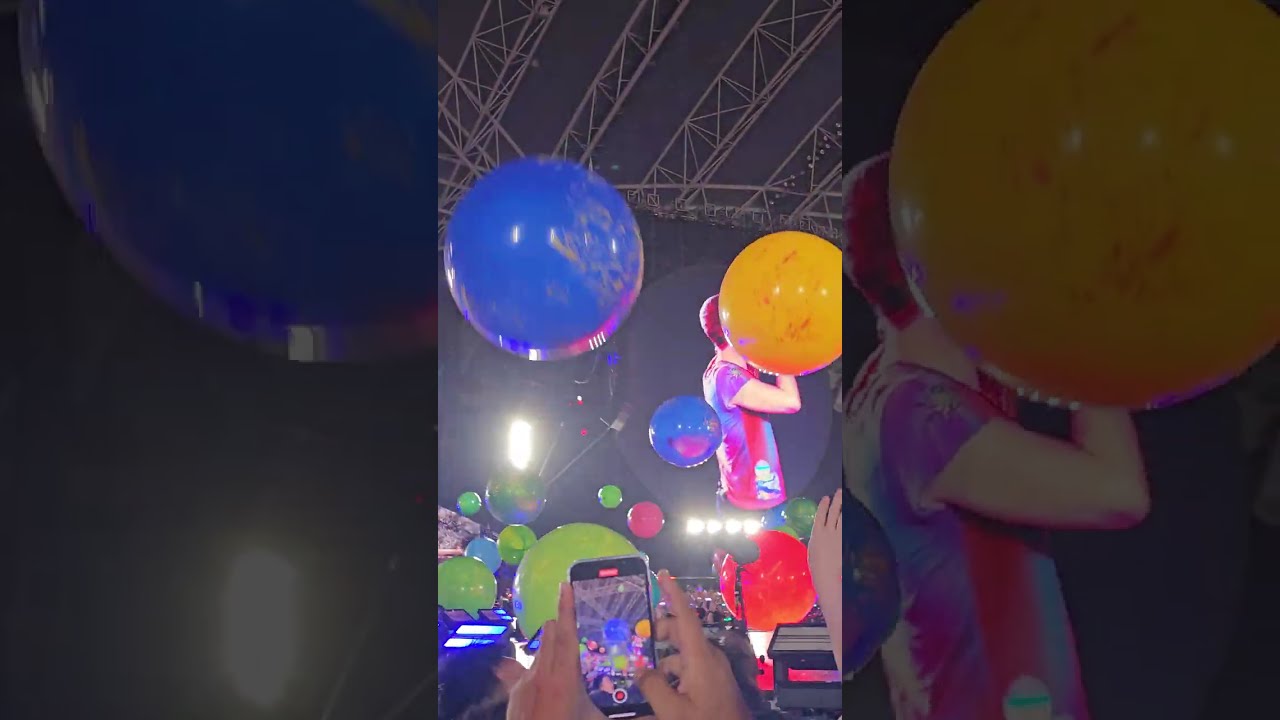 Adventure of a Lifetime - Coldplay Music of The Spheres World Tour Singapore 2023