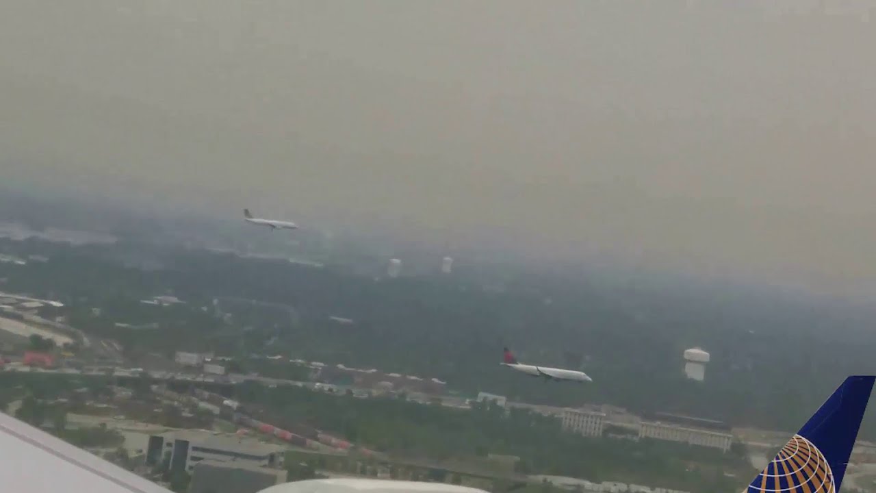 Triple Parallel Landing at O'Hare