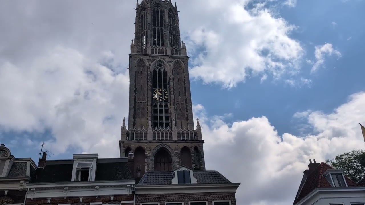 Utrecht (NL) - Kerkklokken Domtoren inluiden Festival Oude Muziek (FOM) 2025