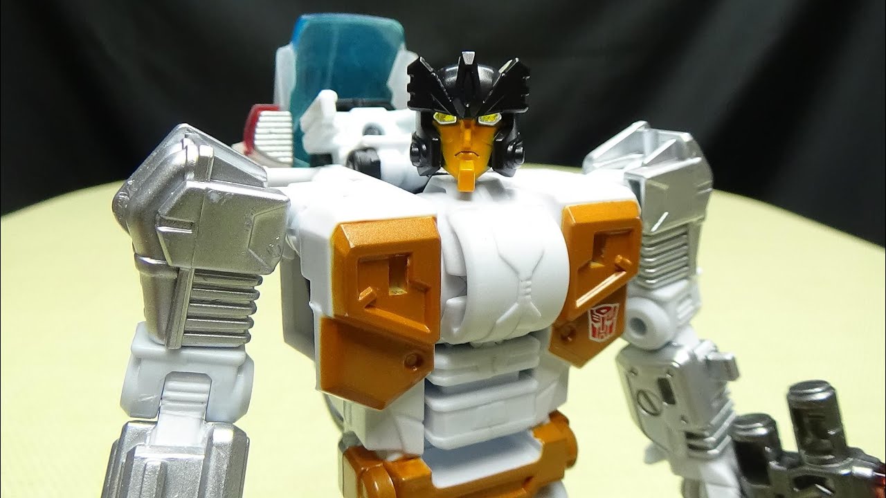Generations Combiner Wars Deluxe GROOVE: EmGo's Transformers Reviews N' Stuff