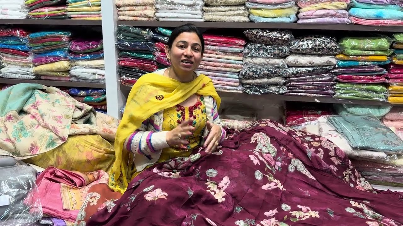 गर्मियों के बहोत प्यारे प्यारे सूट 👉 8950608489