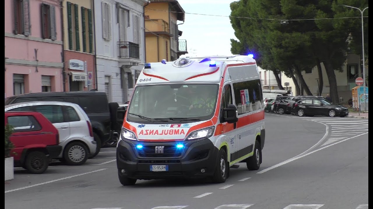 Ambulanza AST di Ancona in Emergenza / Italian Ambulance in Emergency