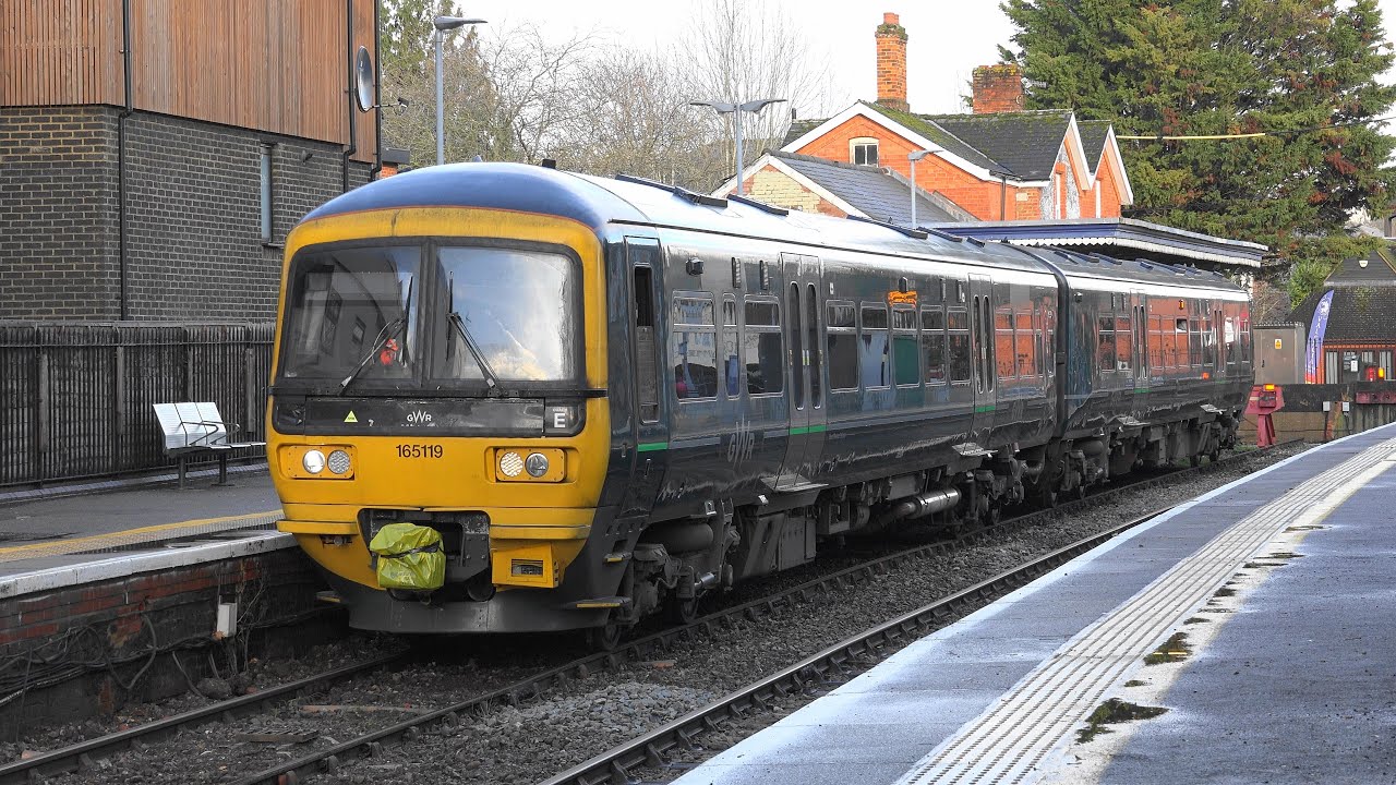 (4K) Great Western Railway Turbo 165119 at Bourne End on 2B38 & 2B39 on the Marlow Branch. 17.01.26