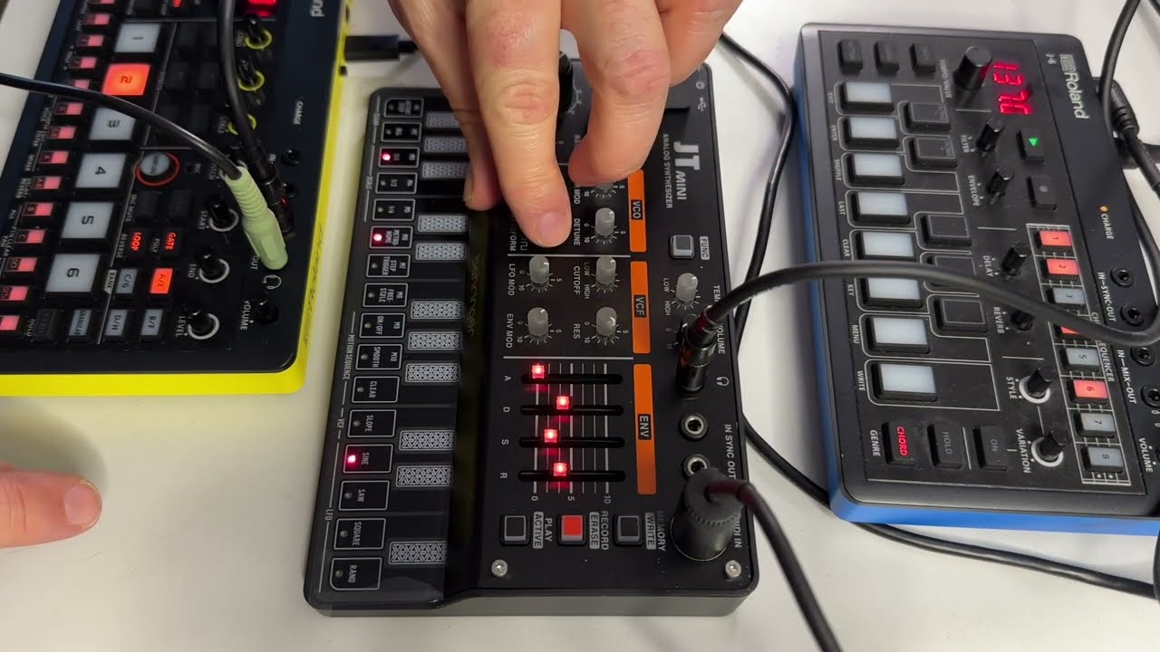 Behringer JT Mini Demo 2