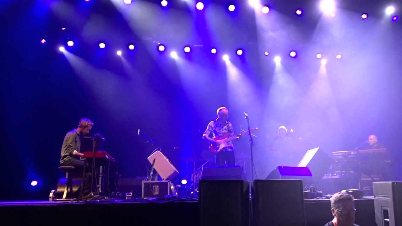 Raymond Van Het Groenewoud - Twee Meisjes (Festival Dranouter 2017)