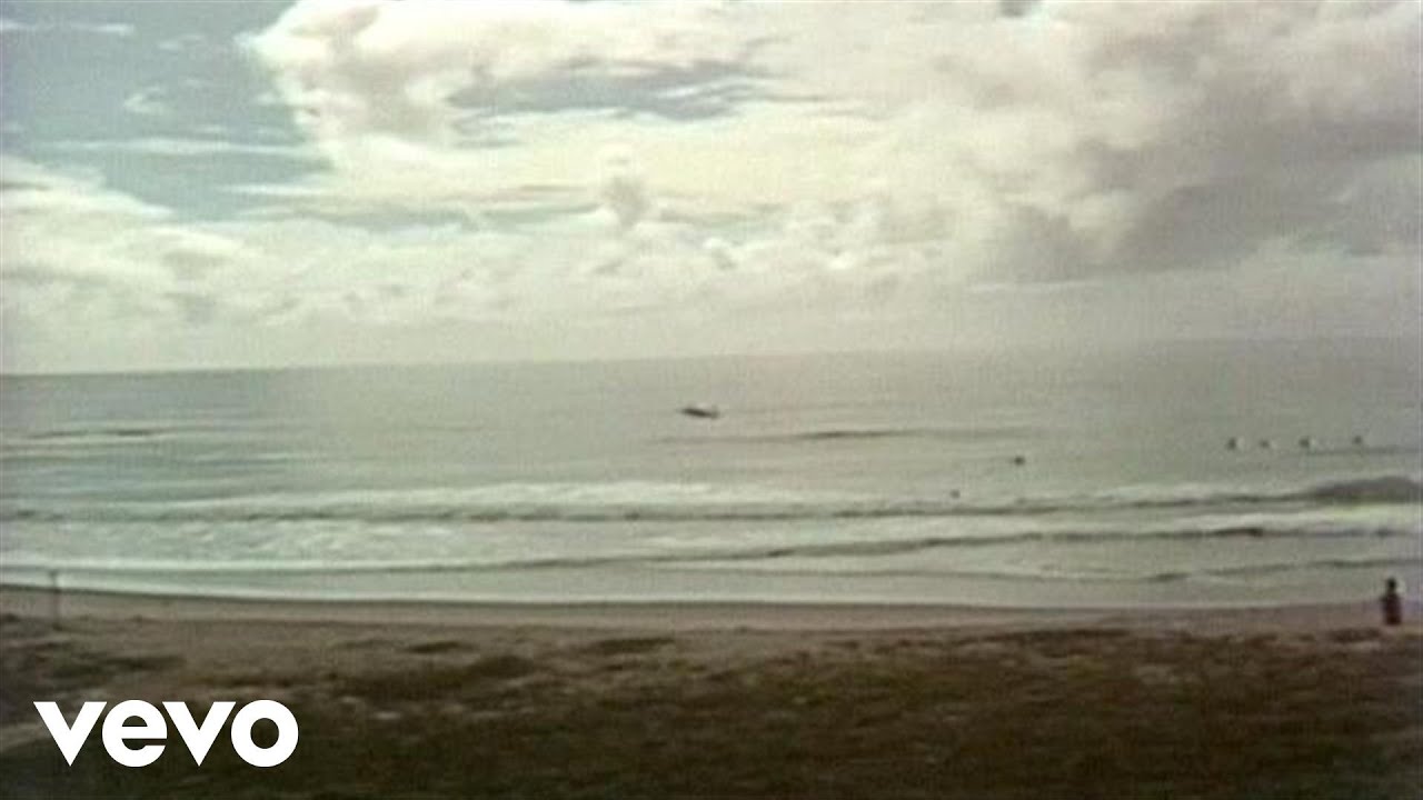 Clara Nunes - É Doce Morrer No Mar