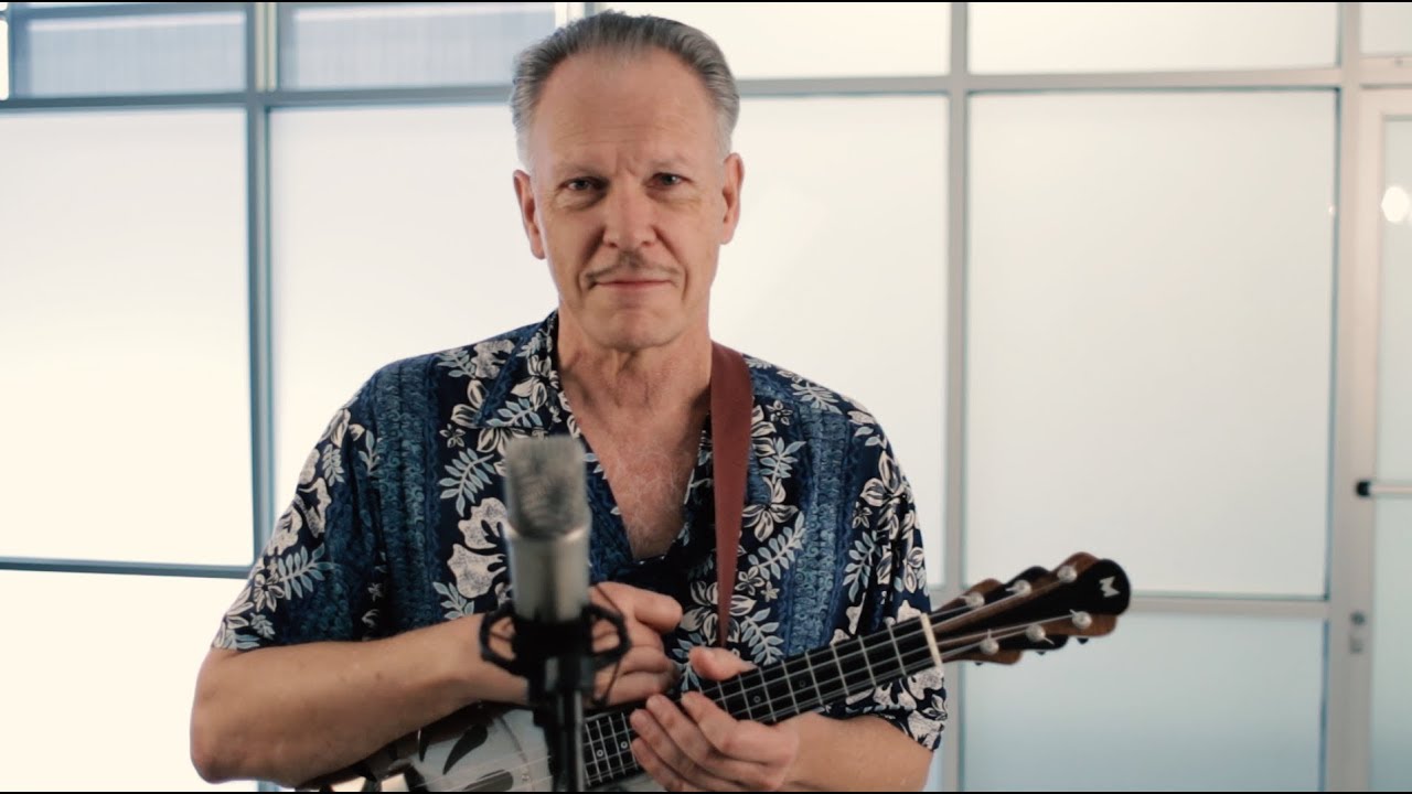 Ukulele Sessions: Casey MacGill Swings into the Ukulele Magazine Studios