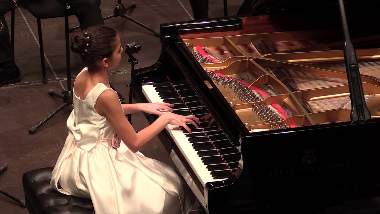 L. v. Beethoven: Rondo for piano and orchestra in B-flat major, WoO 6