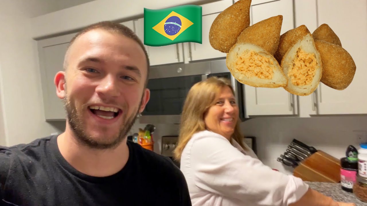MÃE GRINGA provando COMIDA BRASILEIRA! (Ela gostou?!)