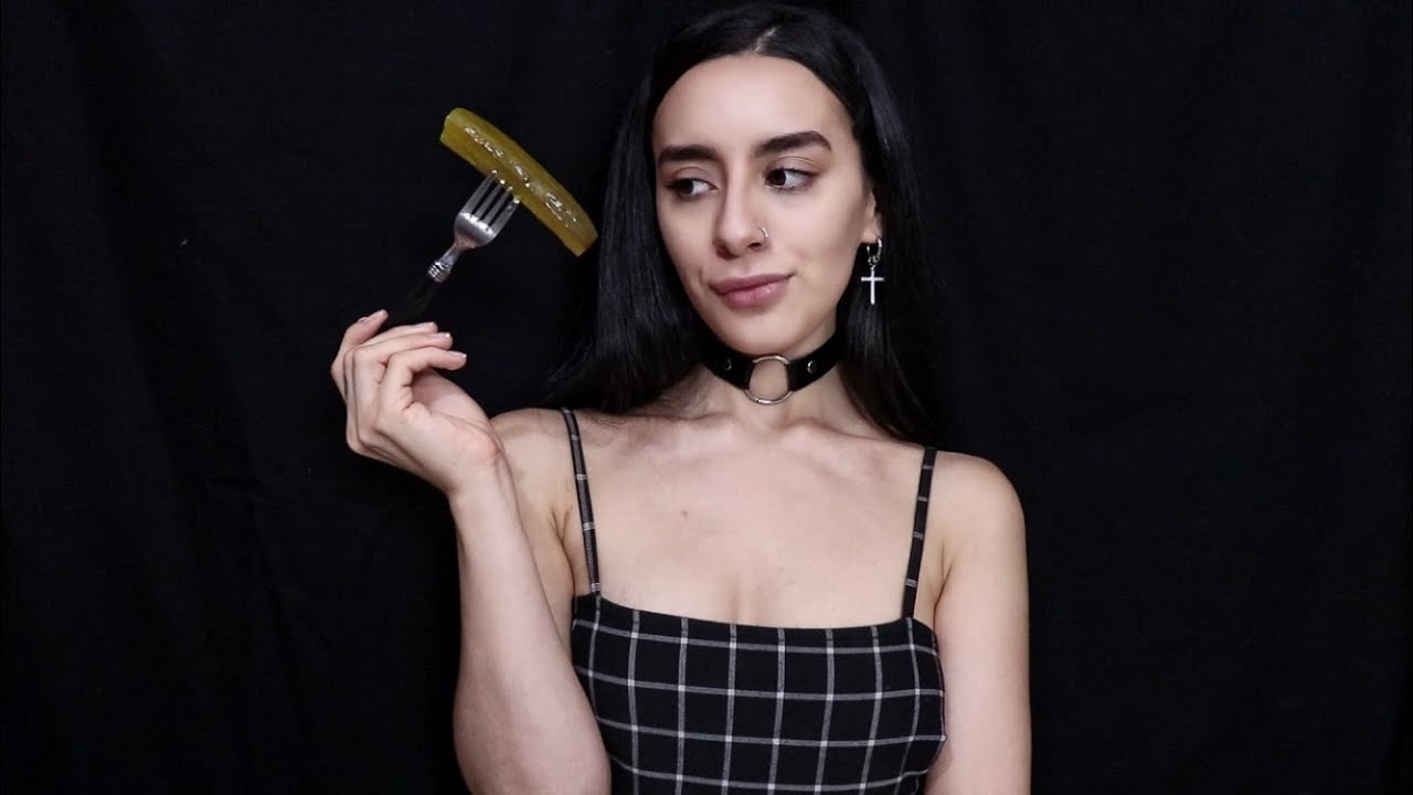 ASMR - SONIDOS CRUJIENTES CON PEPINILLOS