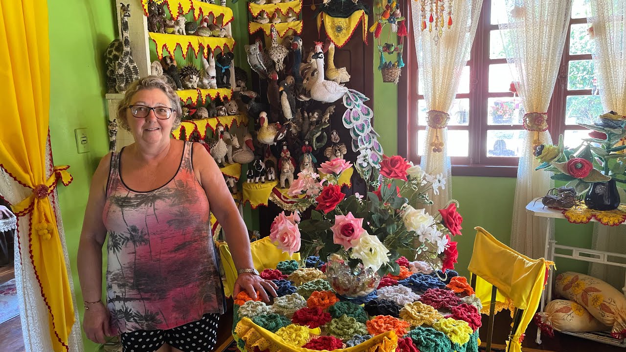 TUDO EM CROCHÊ ATÉ BICHINHOS NA CASINHA DE BONECA DA DONA SANTILHA