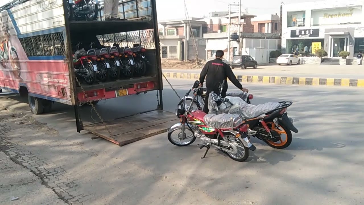 new model black colour Honda 70 new Honda 125 Sialkot Pakistan