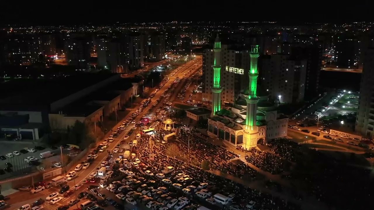 Ahmet Ayşe İnci camii imam hatibi Hüsrev Çakmak -Bayramsa Bayramınız Mübarek Olsun