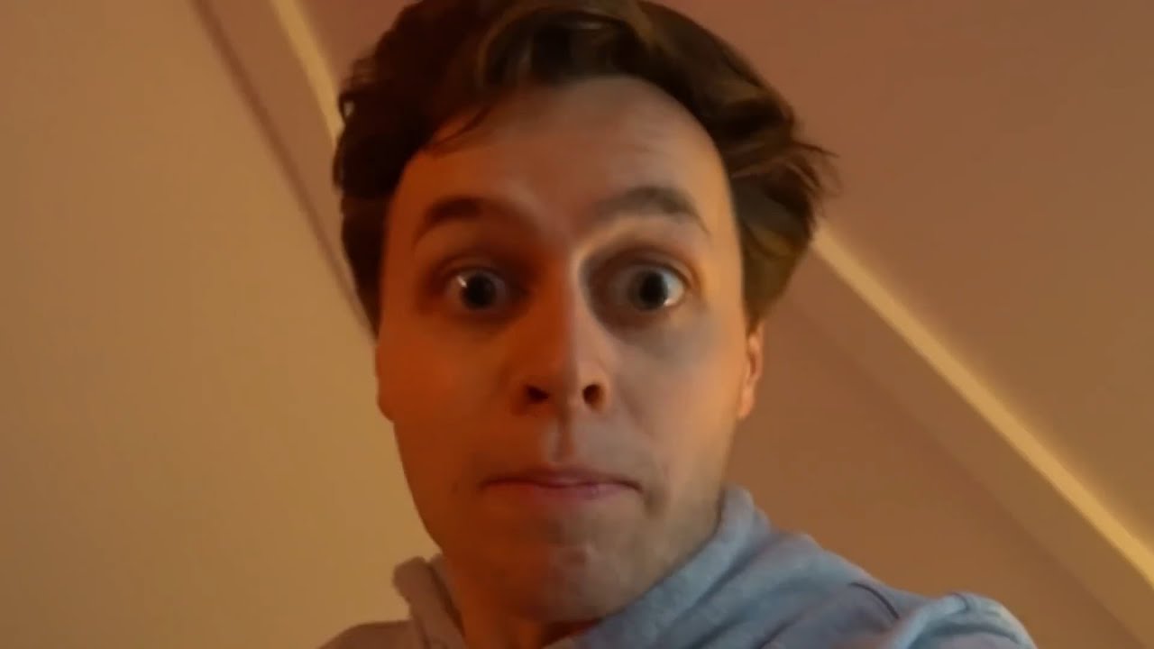 Robbie vraagt Jade haar nummer