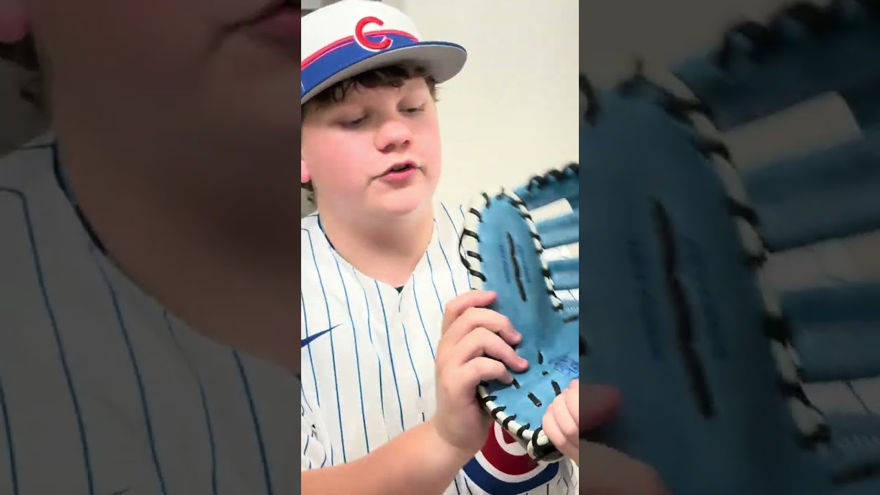 How to condition a baseball glove #baseball #mlb #sports #condition #baseballglove #conditioning 