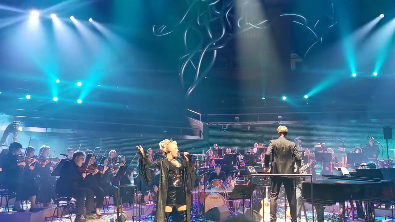 Noora Louhimo - I Surrender (Rainbow cover, Kotipelto x Louhimo Symphonic rock 2025)