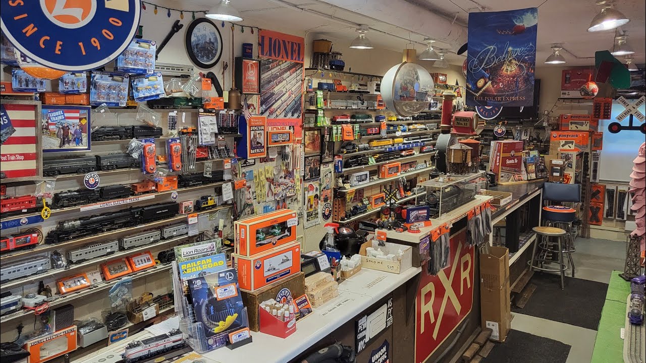 8 Minutes - Tour Layout & Hobby Shop at Corner Field Model Railroad Museum & Trading Post Train Shop