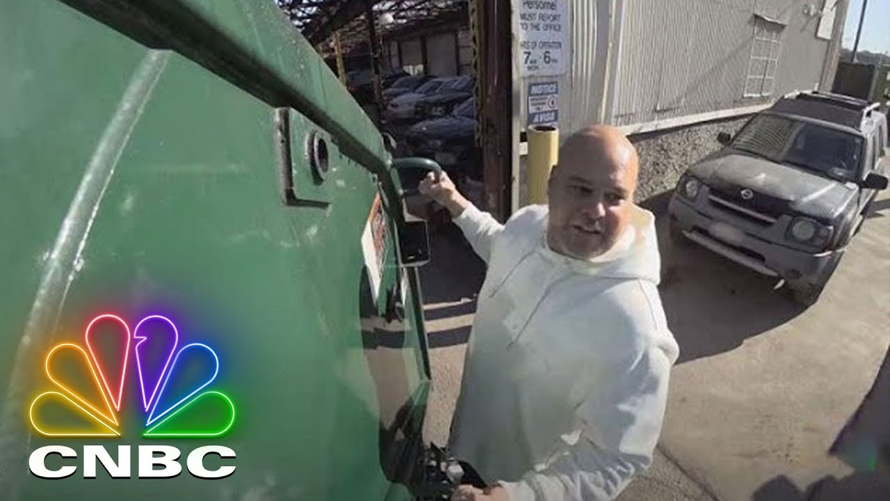 Staten Island Hustle: The Crew Hits The Streets To See Uncle Dom's Cardboard Idea | CNBC Prime