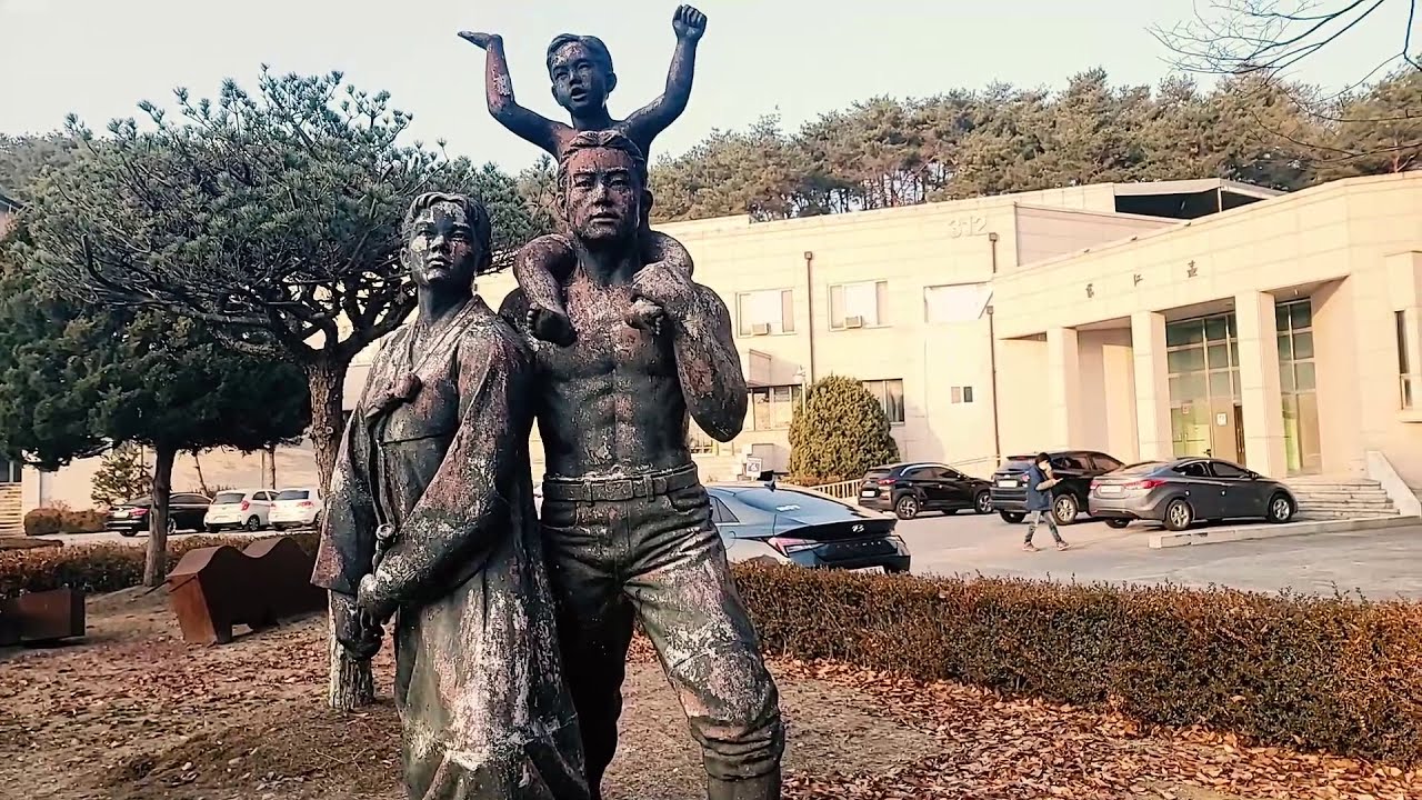 [Chuncheon] Late autumn in the campus: Kangwon National Univiversity (KNU) # Campus tour in Korea