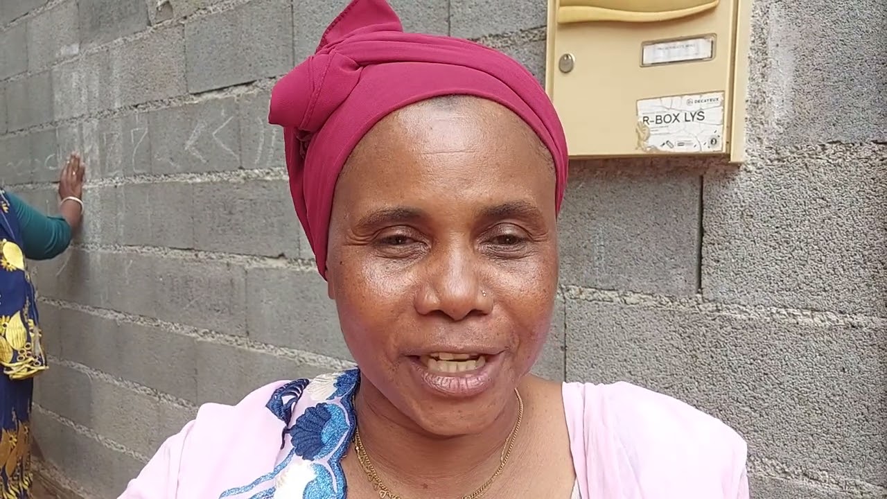 Toilettes nasmi offert à son mari Mouayad Mirereni Kombani Mayotte