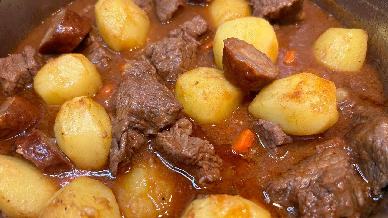 Португальское тушеное мясо с картофелем