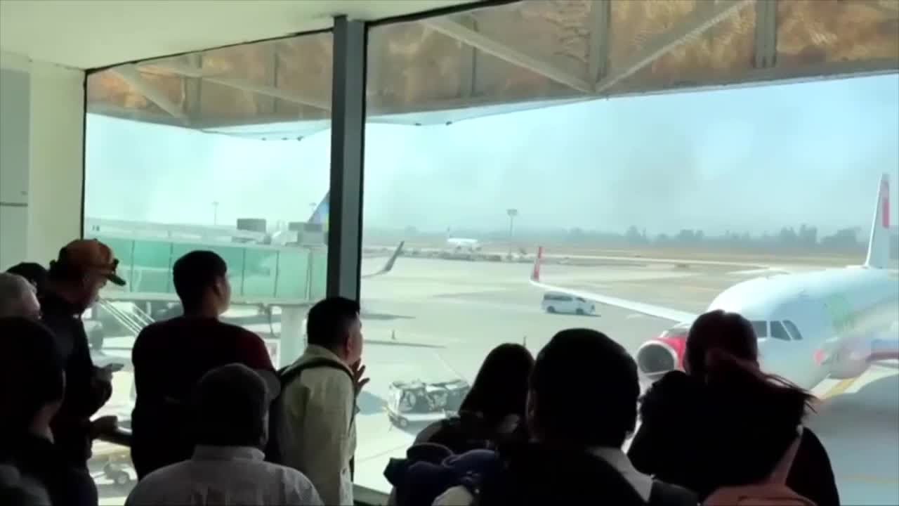 Travelers reconsider spring break plans in Mexico