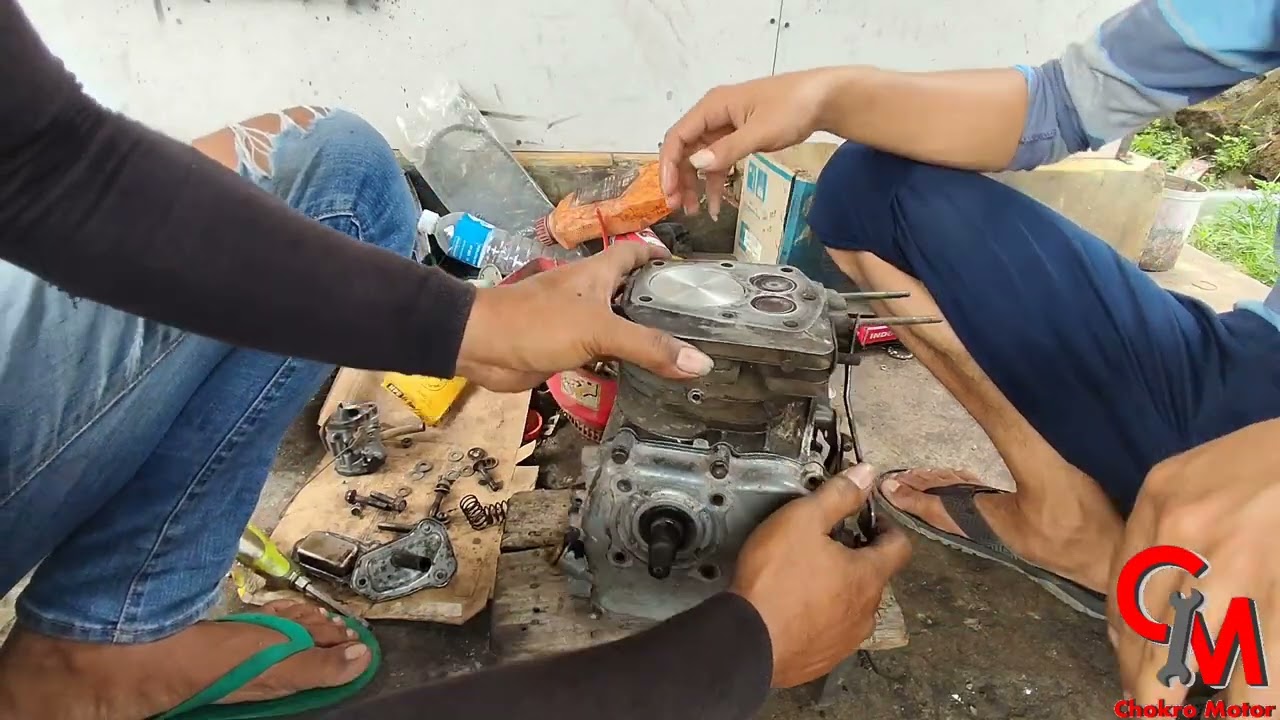 merakit mesin diesel  Honda G200 ganti piston