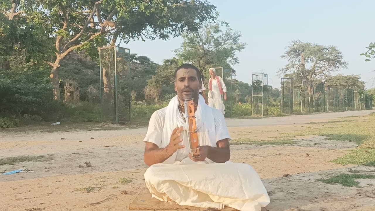 नख पै धार लियौ गिरिराज , कन्हैया मेरौ बारौ।।Nakh pai dhar liyo Giriraj kanhya mero baro.