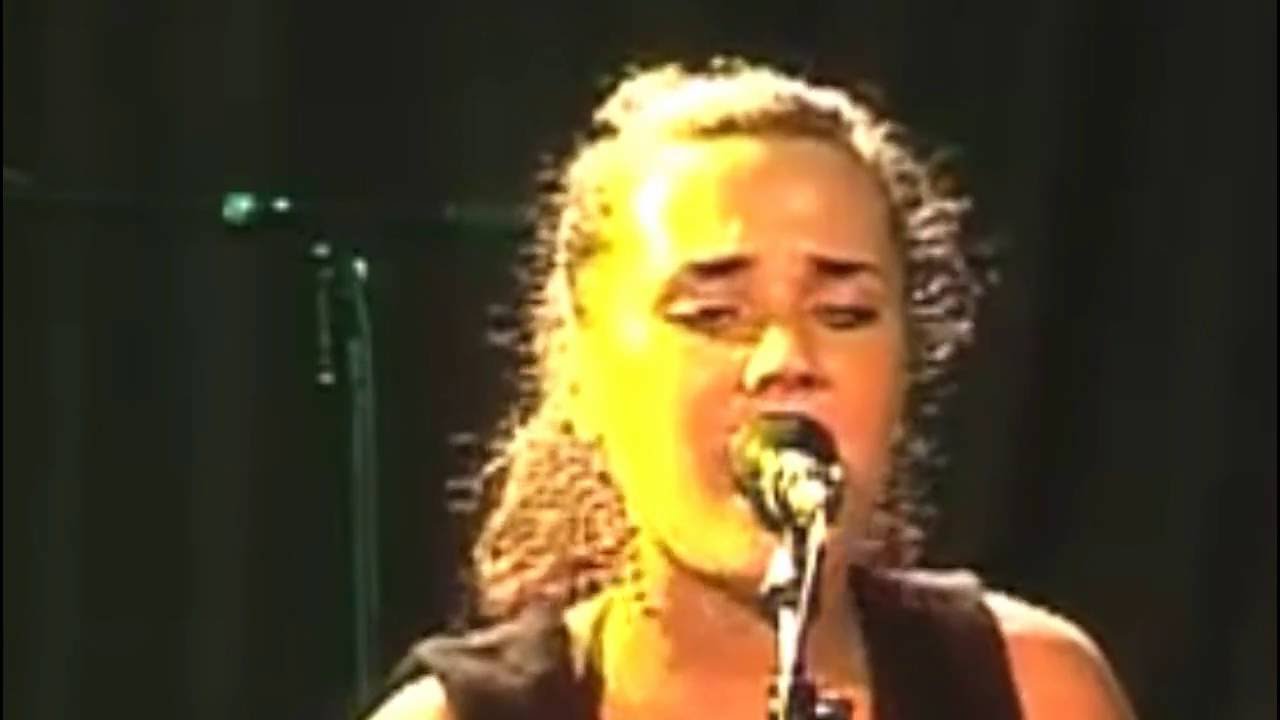 ZAZ performing 