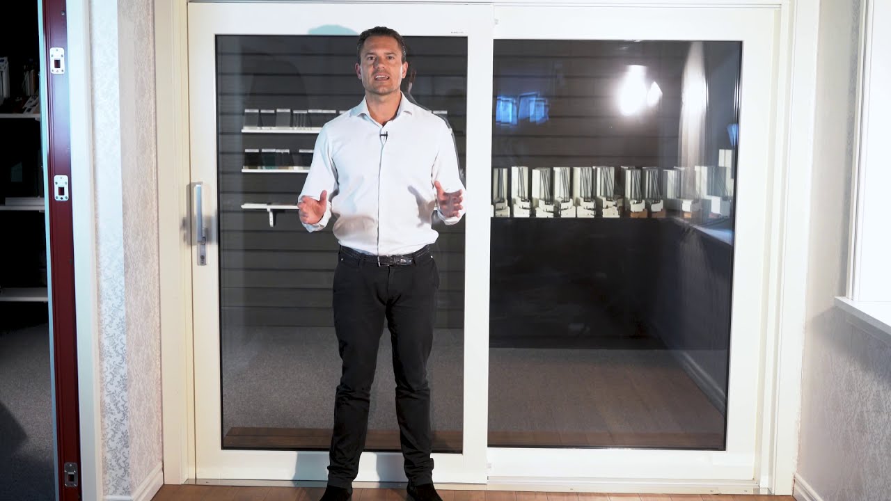 Lyft-glid skjutd&ouml;rr i tr&auml; & aluminium &ndash; exklusivt skjutparti med panoramak&auml;nsla | Nordiska F&ouml;nster