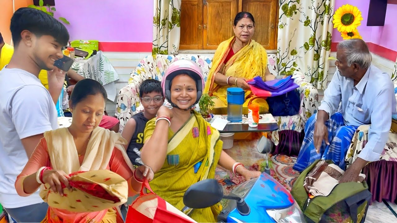 শাশুড়িমা শ্বশুর মশাই ব্যাগ গুছিয়ে নিল। পাহাড়ে যাওয়ার জন্য বোন নিজের হাতে সালোয়ার কাটিয়ে দিল।