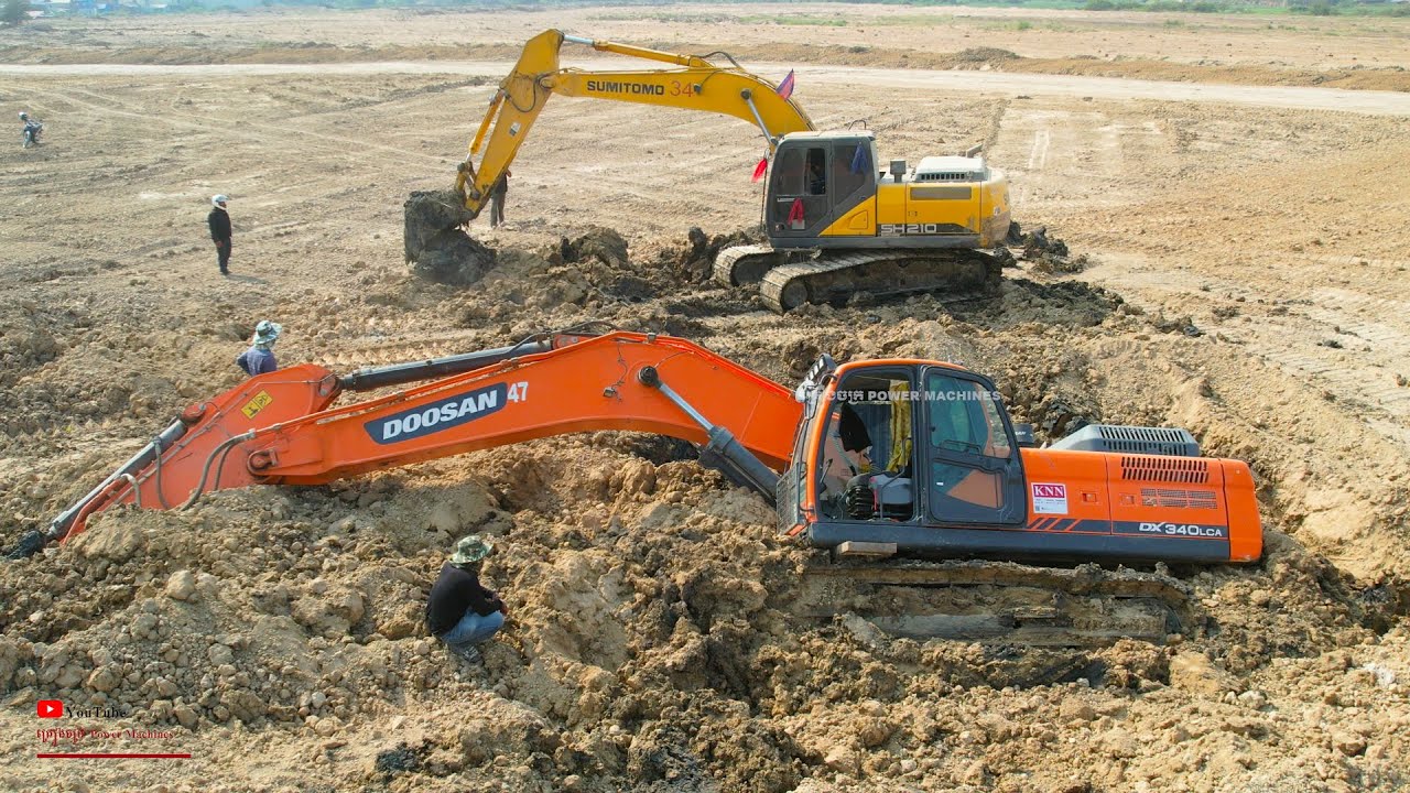 INCREDIBLE 1Day.!! DOOSAN Excavator FAil During Work Stuck Deep Mud & Technique Skills Help Operator