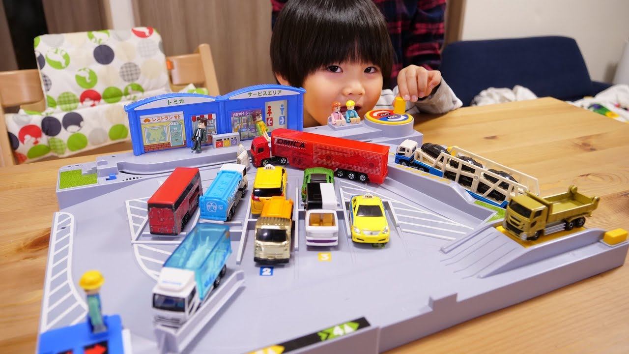 トミカ バックで駐車 たのしいサービスエリア