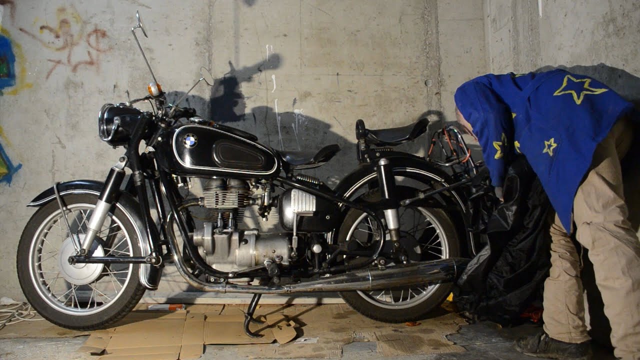 Unboxing the BMW R27 after hibernation