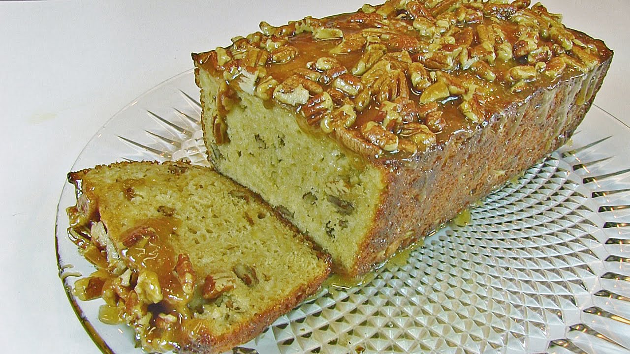 Betty's Fresh Apple Bread with Praline Topping