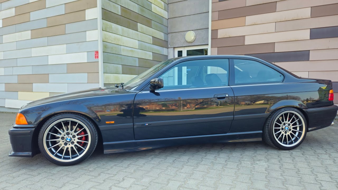 BMW E36 Coupe 328i M Pakiet Styling 32 Cosmosschwarz 