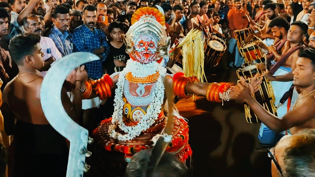ഭഗവതി തിറ |ശ്രീ പുള്ളിക്കാളി കാവ് കരുവാരക്കൽ |ചേളന്നൂർ|karuvarakkal #thira #thirayattam #bagavathi 