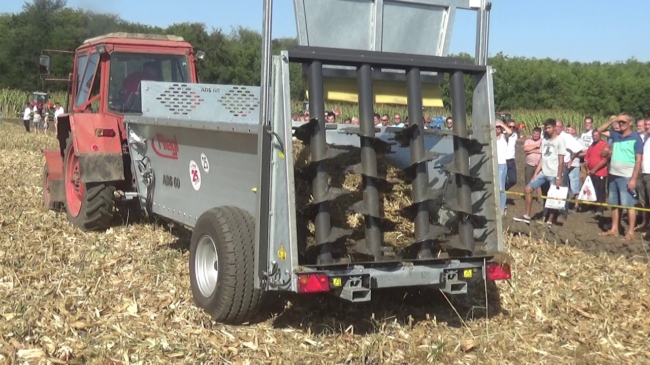 Fliegl, ADS 60 szórólapos trágyaszóró munkában, traktorral, Szántóföldi Napok, 2018., v180921-2-136