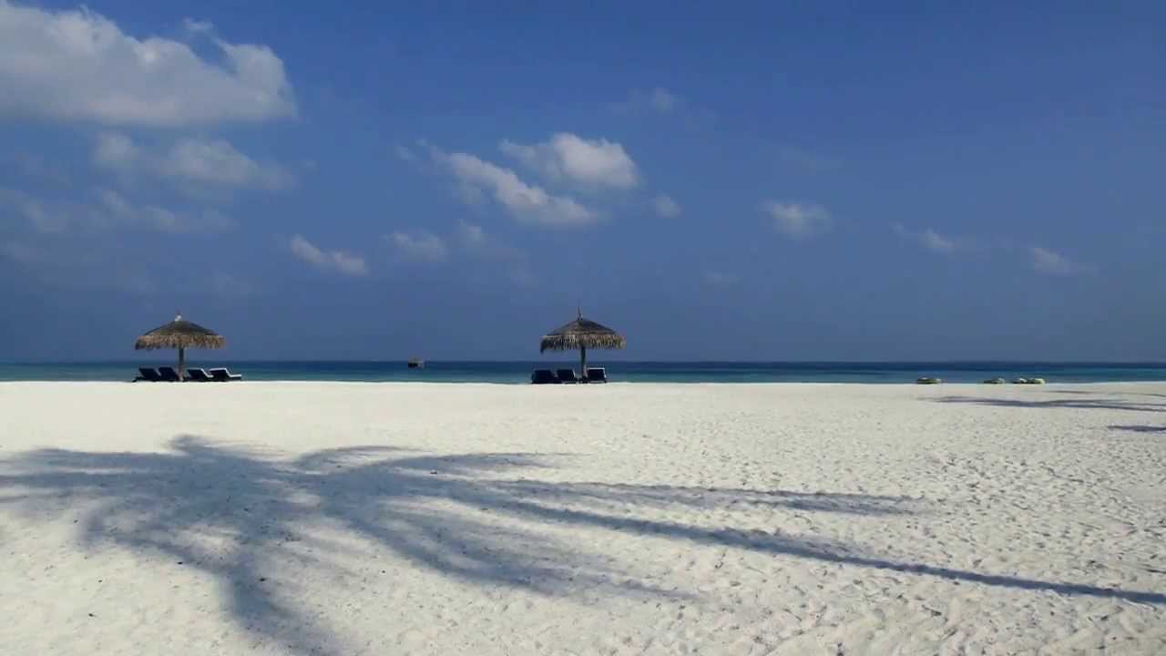 Constance Moofushi, Maldives